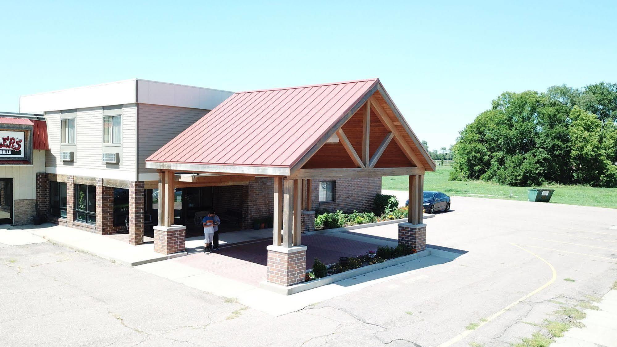 Vermillion Prairie Inn מראה חיצוני תמונה